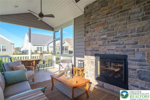 3814 Victors Way, Easton, PA 18045