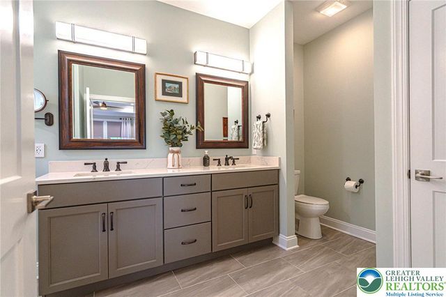 3814 Victors Way, Easton, PA 18045