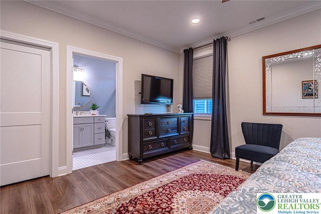 3814 Victors Way, Easton, PA 18045