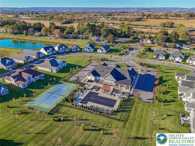 3814 Victors Way, Easton, PA 18045