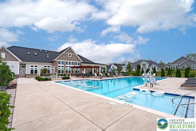 3814 Victors Way, Easton, PA 18045