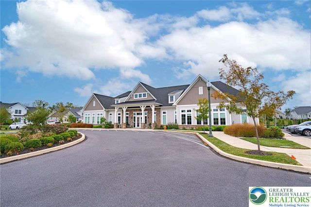 3814 Victors Way, Easton, PA 18045