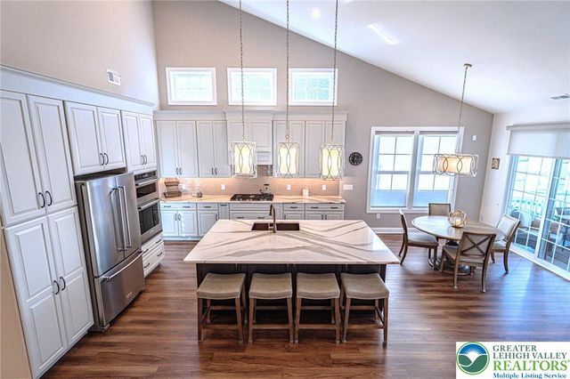 3814 Victors Way, Easton, PA 18045