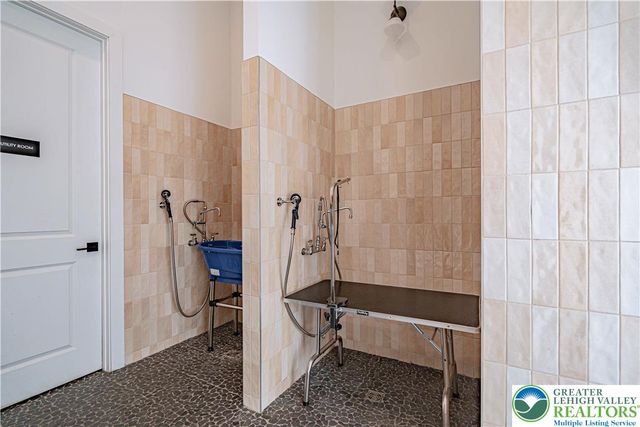 3814 Victors Way, Easton, PA 18045