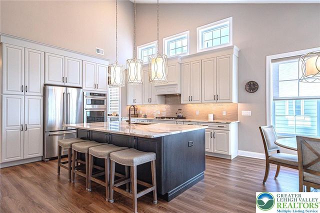 3814 Victors Way, Easton, PA 18045