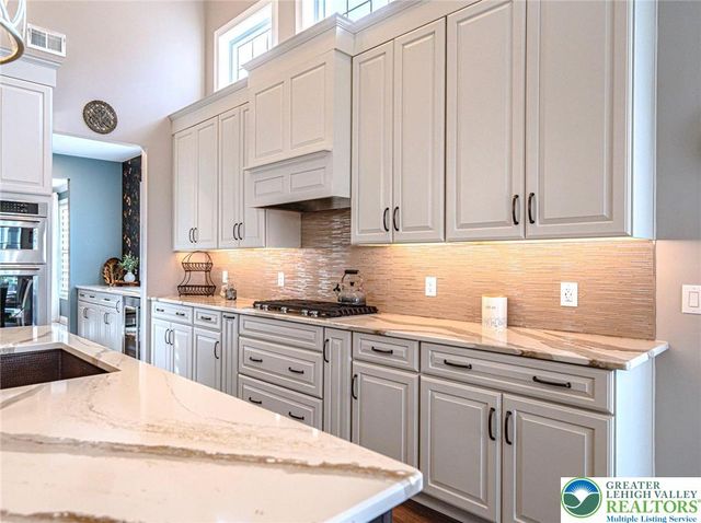 3814 Victors Way, Easton, PA 18045