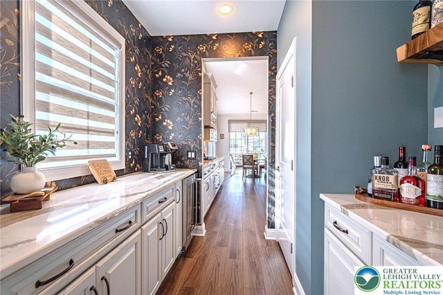 3814 Victors Way, Easton, PA 18045