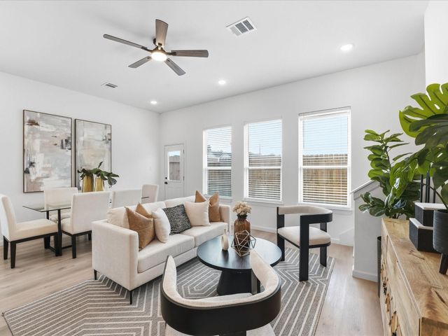 866 Rachel Street F-E, Houston, TX 77091
