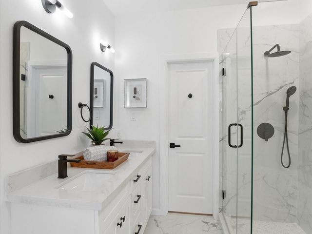 866 Rachel Street F-E, Houston, TX 77091