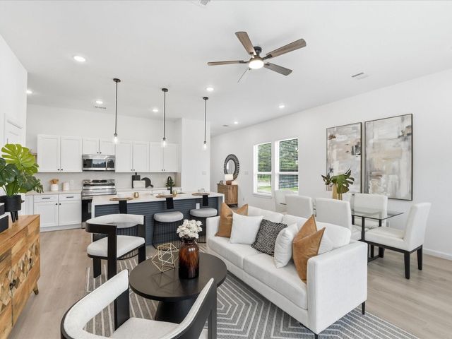 866 Rachel Street F-E, Houston, TX 77091