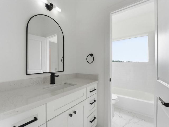 866 Rachel Street F-E, Houston, TX 77091