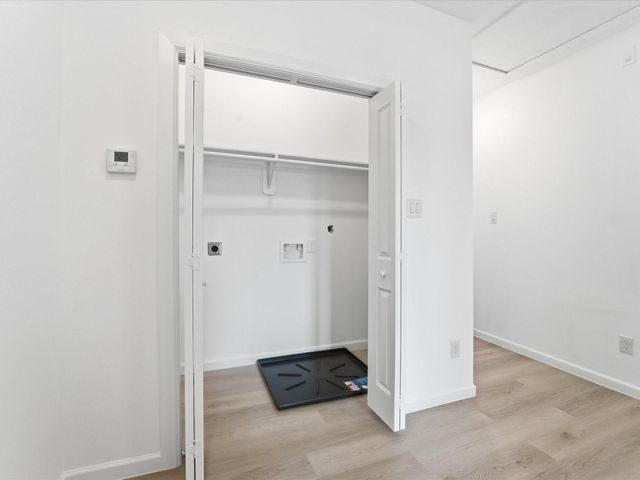 866 Rachel Street F-E, Houston, TX 77091