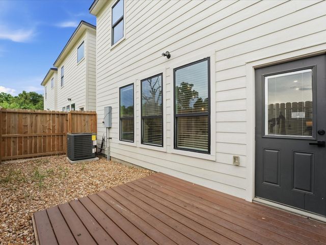 866 Rachel Street F-E, Houston, TX 77091