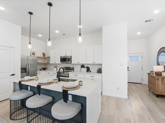 866 Rachel Street F-E, Houston, TX 77091