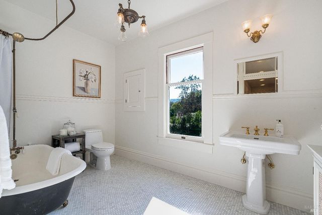 1651 Spring Mountain Rd, St. Helena, CA 94574