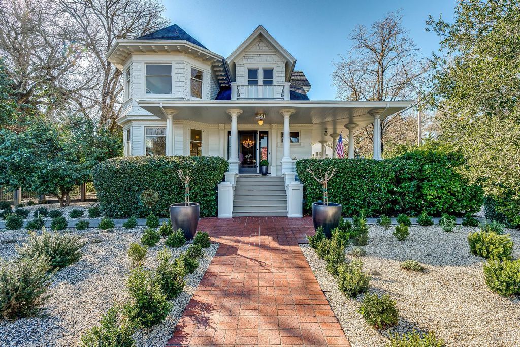 1651 Spring Mountain Rd, St. Helena, CA 94574