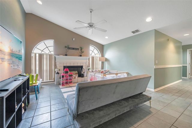 523 LITTLE LAKE COURT, Winter Haven, FL 33884