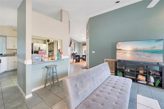 523 LITTLE LAKE COURT, Winter Haven, FL 33884