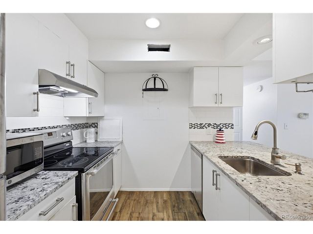 6405 S Dayton St 306, Englewood, CO 80111