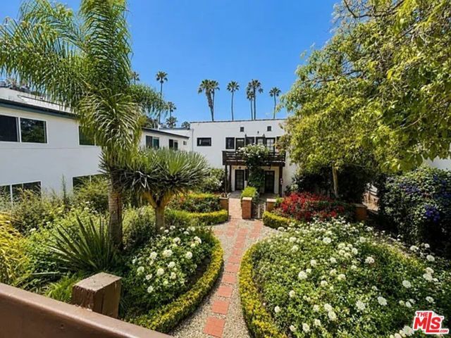 947 5th Street B, Santa Monica, CA 90403