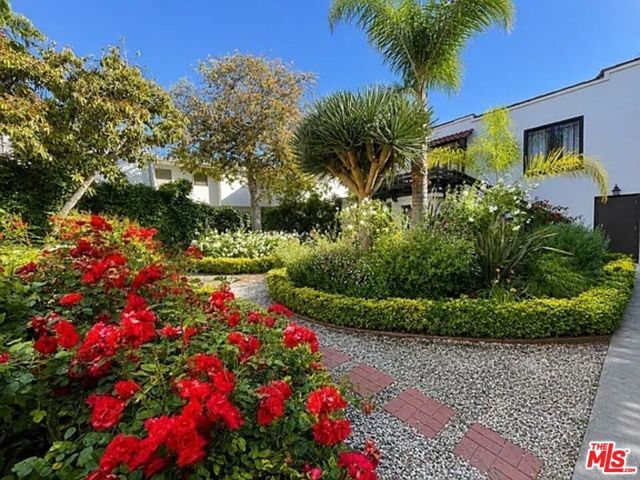 947 5th Street B, Santa Monica, CA 90403