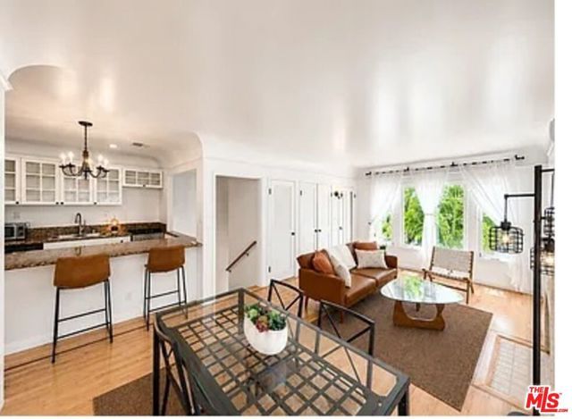 947 5th Street B, Santa Monica, CA 90403