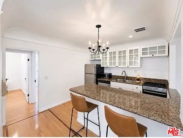 947 5th Street B, Santa Monica, CA 90403