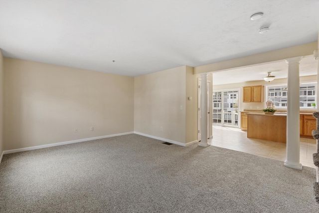 1975 Middlesex St 33, Lowell, MA 01851