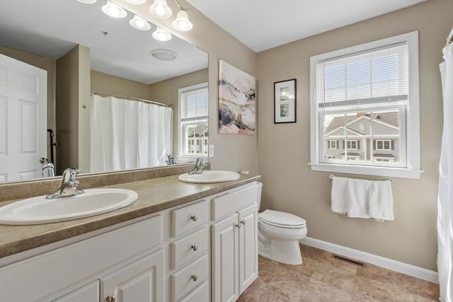 1975 Middlesex St 33, Lowell, MA 01851