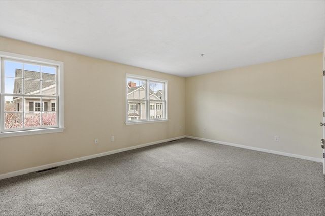 1975 Middlesex St 33, Lowell, MA 01851