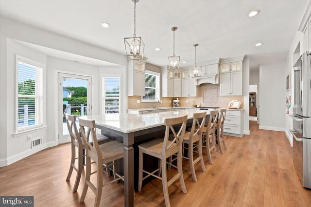22 COTTAGE PLACE DR, Robbinsville, NJ 08691