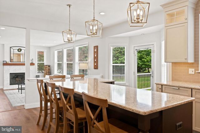 22 COTTAGE PLACE DR, Robbinsville, NJ 08691