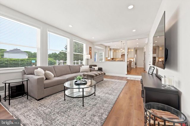 22 COTTAGE PLACE DR, Robbinsville, NJ 08691
