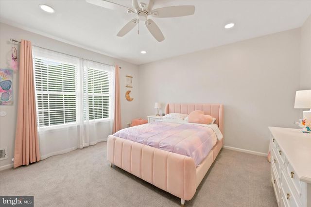 22 COTTAGE PLACE DR, Robbinsville, NJ 08691