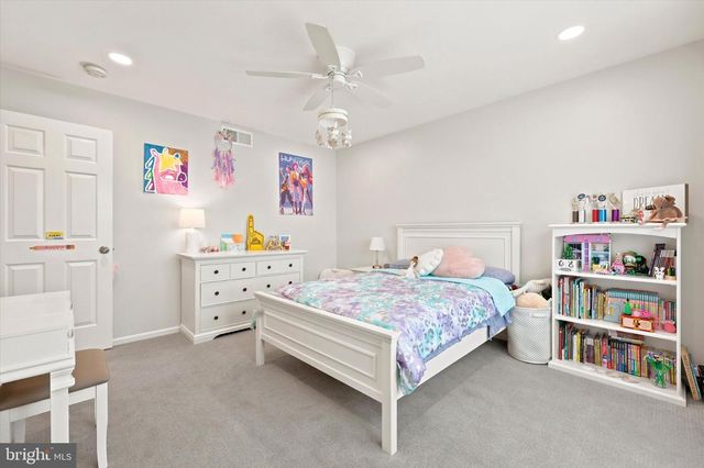 22 COTTAGE PLACE DR, Robbinsville, NJ 08691