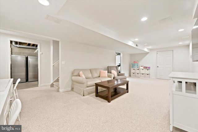 22 COTTAGE PLACE DR, Robbinsville, NJ 08691