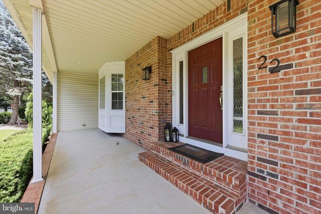 22 COTTAGE PLACE DR, Robbinsville, NJ 08691