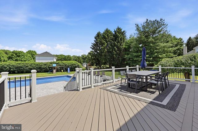 22 COTTAGE PLACE DR, Robbinsville, NJ 08691