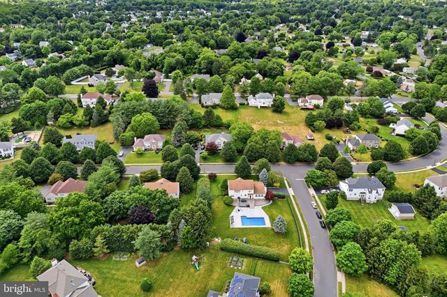 22 COTTAGE PLACE DR, Robbinsville, NJ 08691