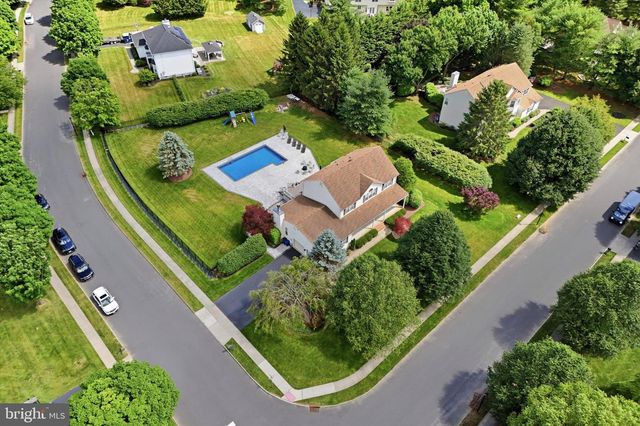 22 COTTAGE PLACE DR, Robbinsville, NJ 08691