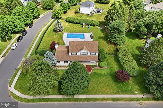 22 COTTAGE PLACE DR, Robbinsville, NJ 08691