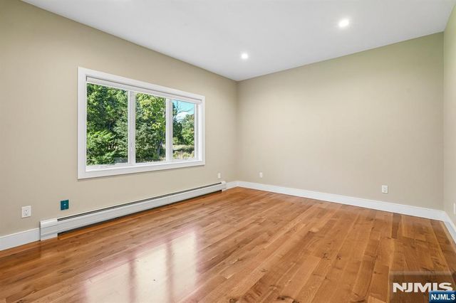44 Peterson Place, Mahwah, NJ 07430