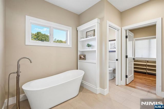44 Peterson Place, Mahwah, NJ 07430