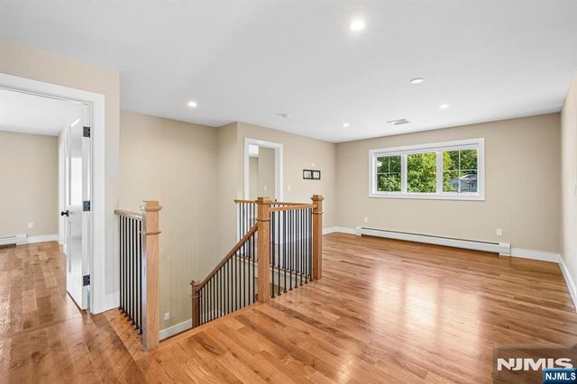 44 Peterson Place, Mahwah, NJ 07430