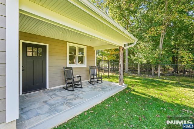 44 Peterson Place, Mahwah, NJ 07430