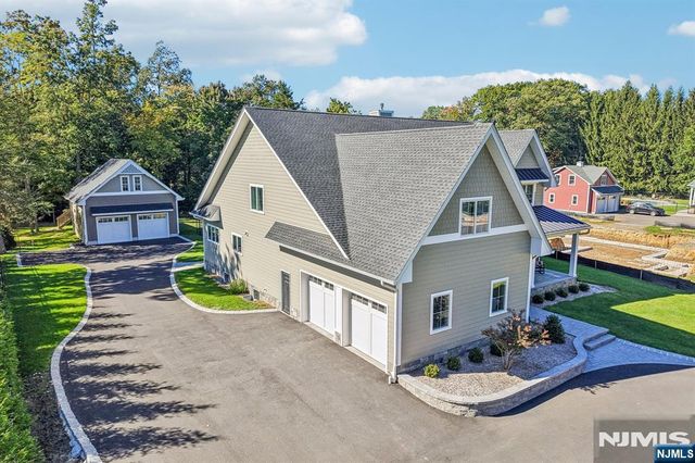 44 Peterson Place, Mahwah, NJ 07430