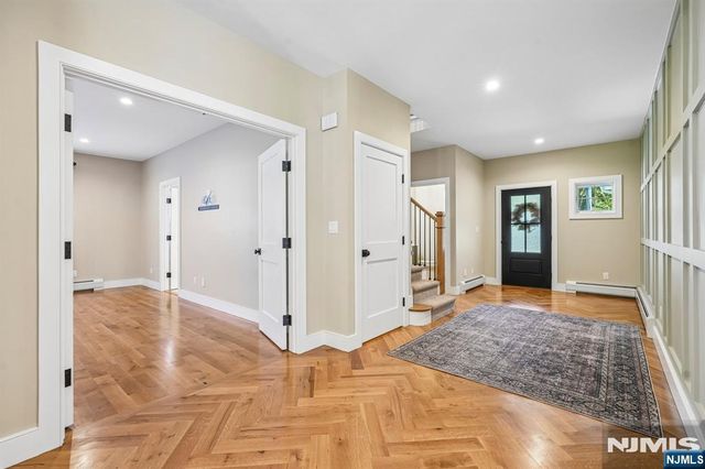 44 Peterson Place, Mahwah, NJ 07430