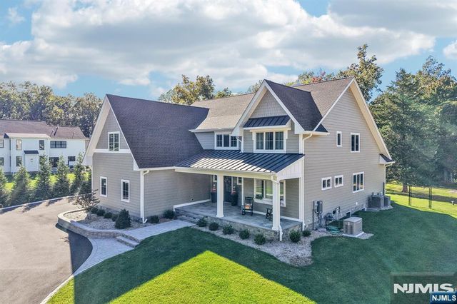 44 Peterson Place, Mahwah, NJ 07430