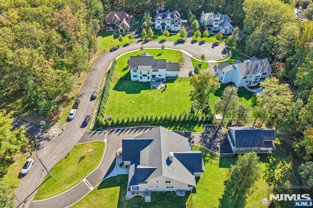 44 Peterson Place, Mahwah, NJ 07430