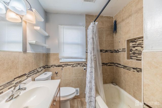 111 Emerson Street 1, Carteret, NJ 07008